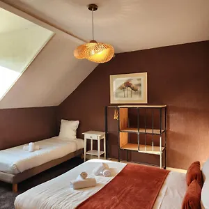 Le Petit Montmartre Hotel